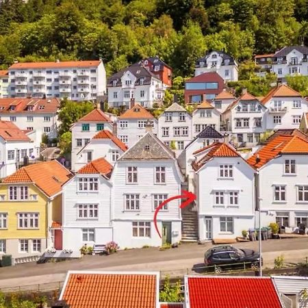 Leilighet I Bergens Vakreste Gate - Nydelig Utsikt Over Innseilingen Til Bergen! Kültér fotó