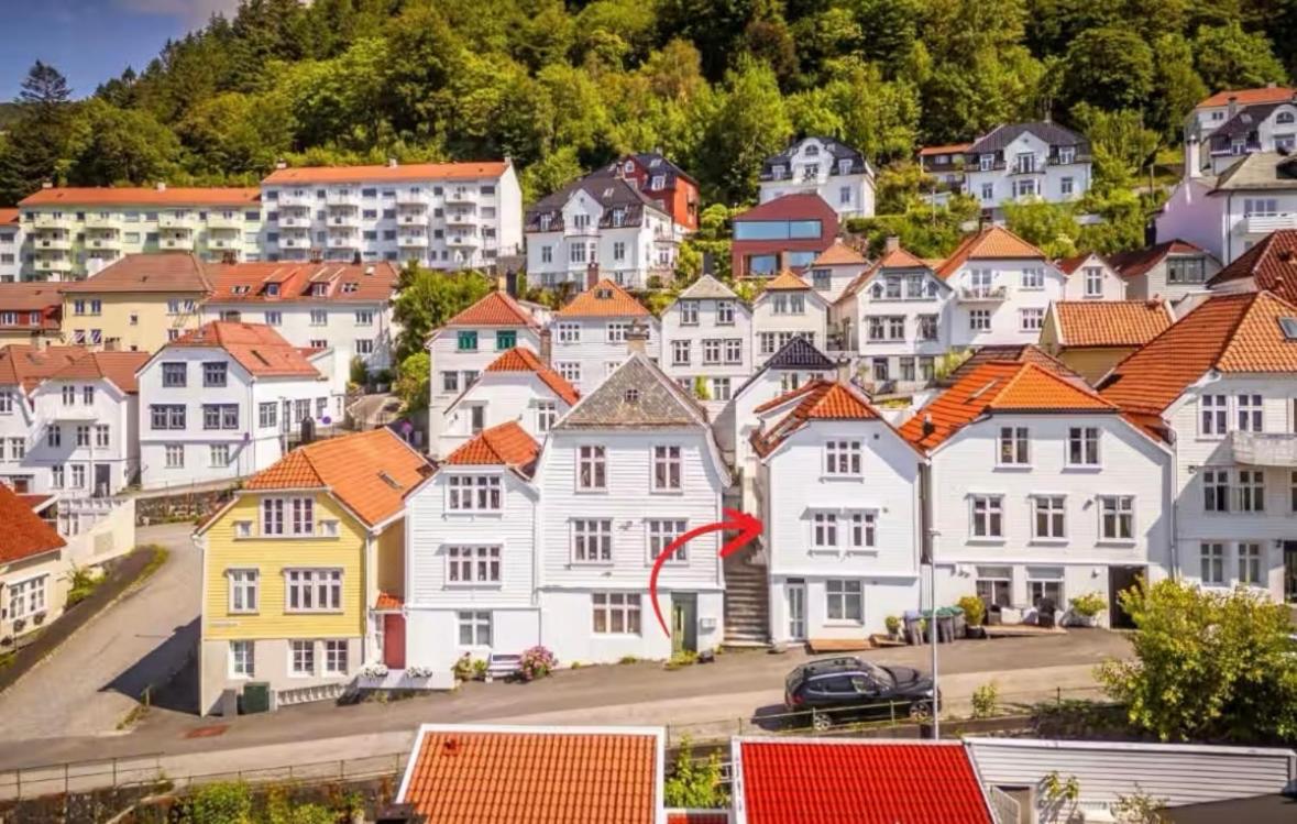 Leilighet I Bergens Vakreste Gate - Nydelig Utsikt Over Innseilingen Til Bergen! Kültér fotó